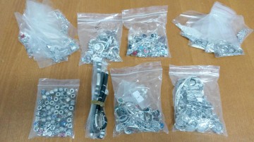 Aproximativ un kilogram de bijuterii din Turcia, confiscat în Vama Veche